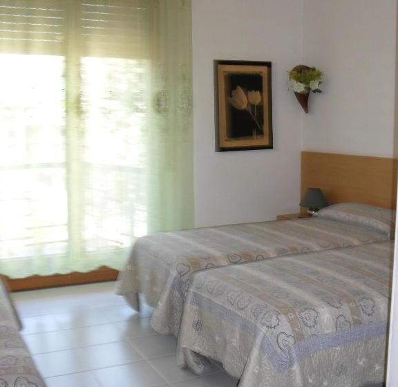 اتاق استاندارد سه نفره, Al Caminetto