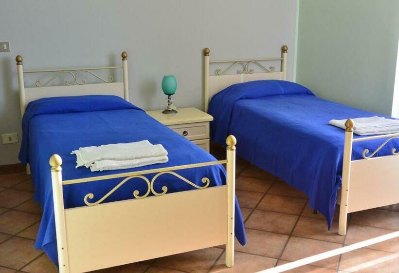 标准间, Albergo Escondido