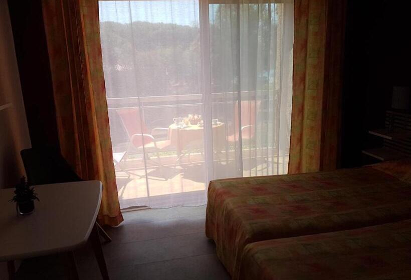 バルコニー付きスタンダードルーム, Hôtel Les Eucalyptus