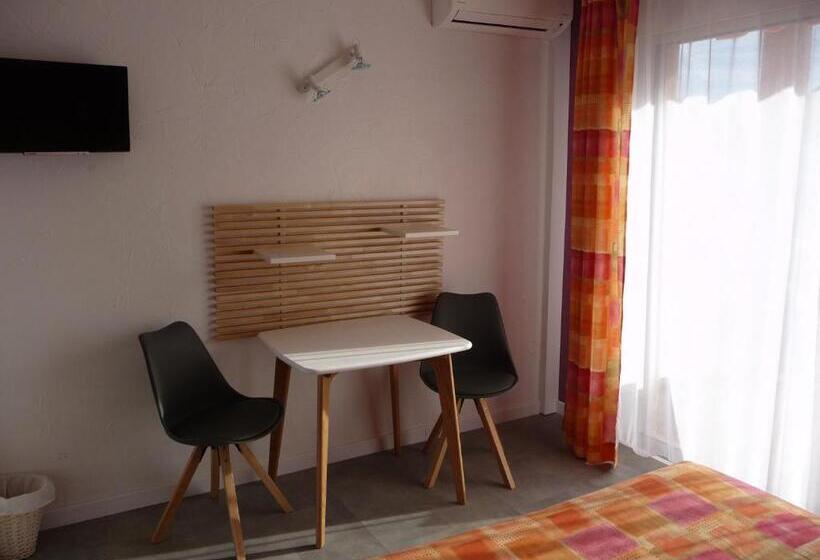 バルコニー付きスタンダードルーム, Hôtel Les Eucalyptus