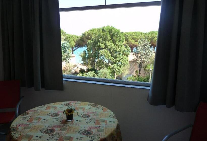 海の見えるスタンダードスタジオ, Hôtel Les Eucalyptus