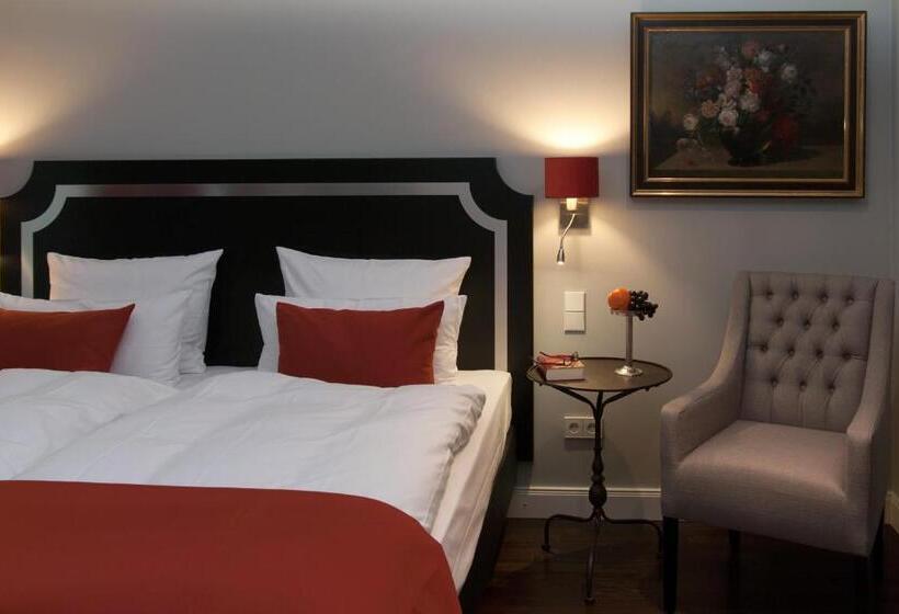 اتاق استاندارد با بالکن, Im Hof