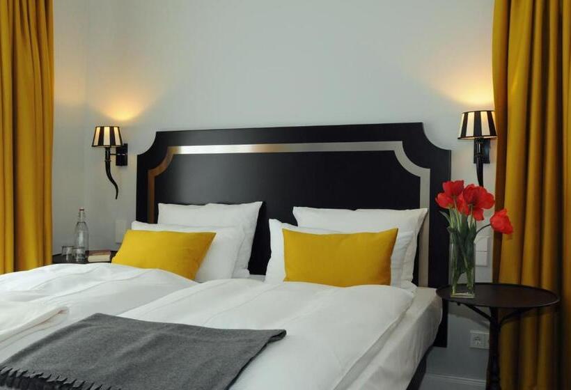 اتاق استاندارد با بالکن, Im Hof