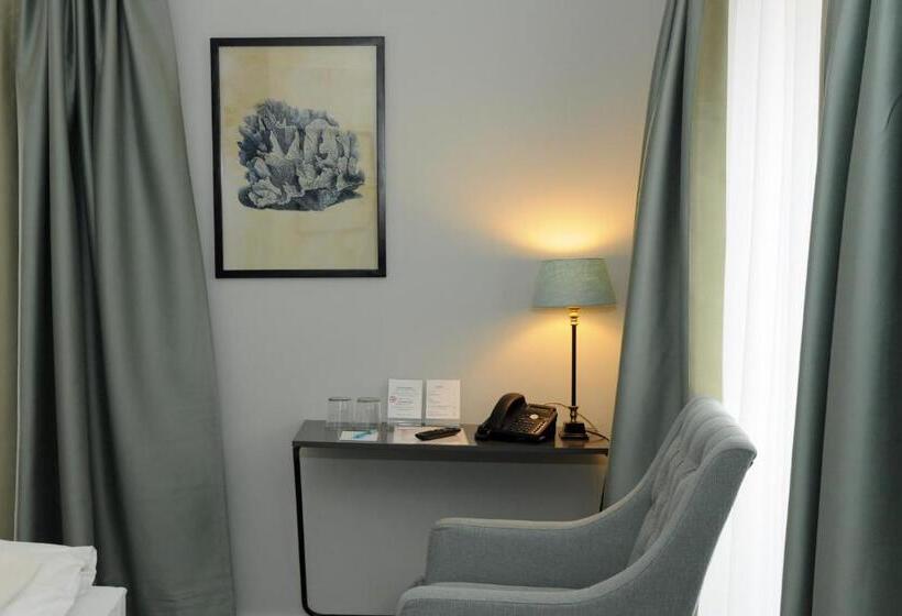 اتاق استاندارد با بالکن, Im Hof