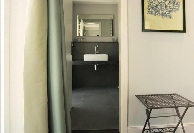 اتاق استاندارد با بالکن, Im Hof