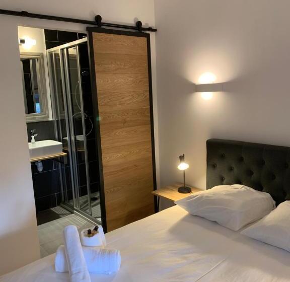 スタンダードシングルルーム, Savel