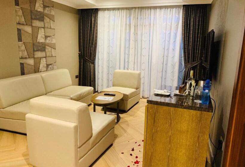 جناح إدارى, Tanga Beach Resort & Spa