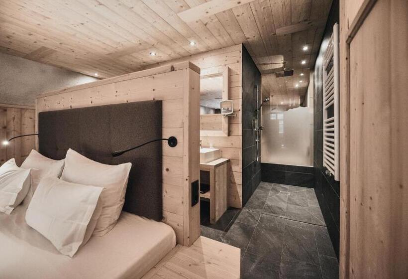 חדר משפחתי, Tenne Lodges