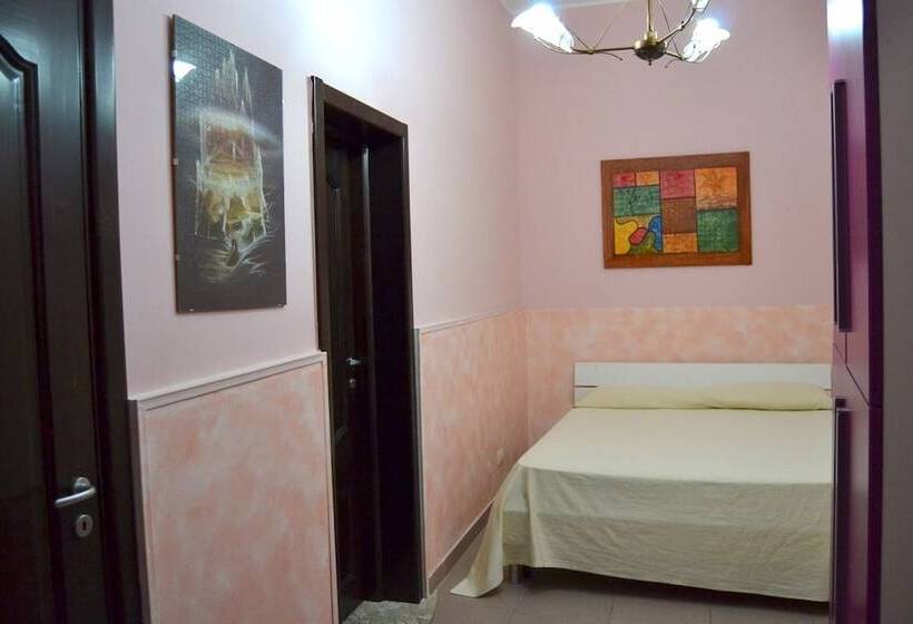 Estudio Superior, Ostello Salento