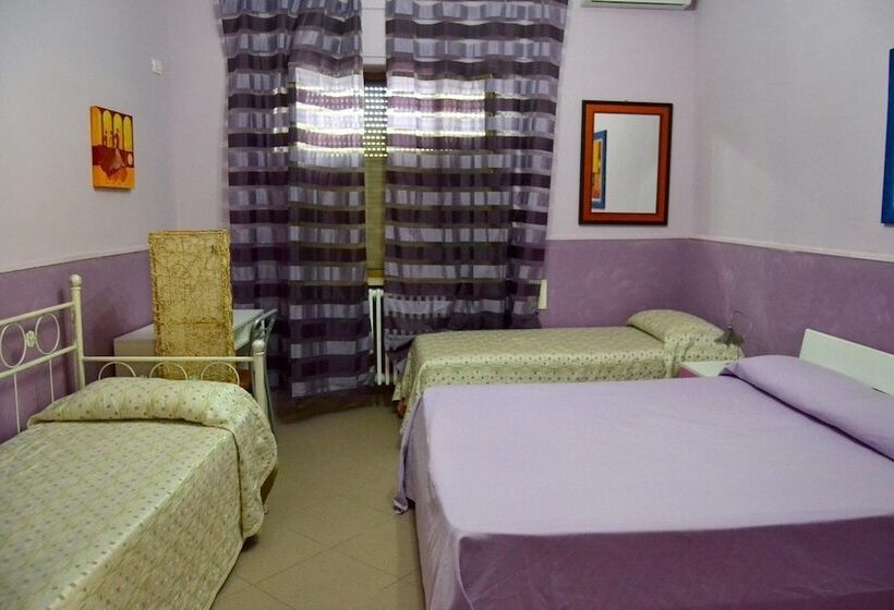 Habitación Cuádruple Estándar, Ostello Salento