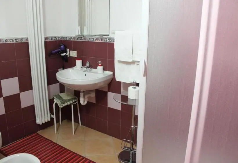 اتاق لوکس با تخت بزرگ, B&b Pizzo Cannicchio