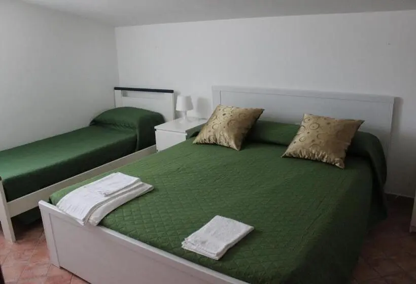 اتاق اکونومی, B&b Pizzo Cannicchio