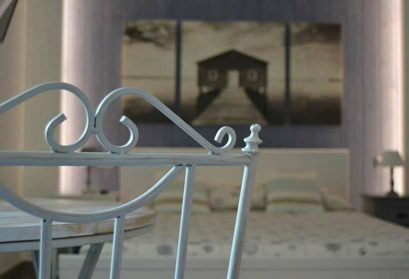 غرفة سوبيريور ثلاثية, Beatrice Home