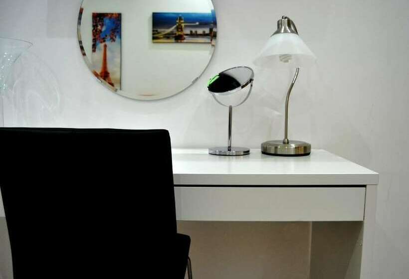 غرفة ديلوكس, Beatrice Home