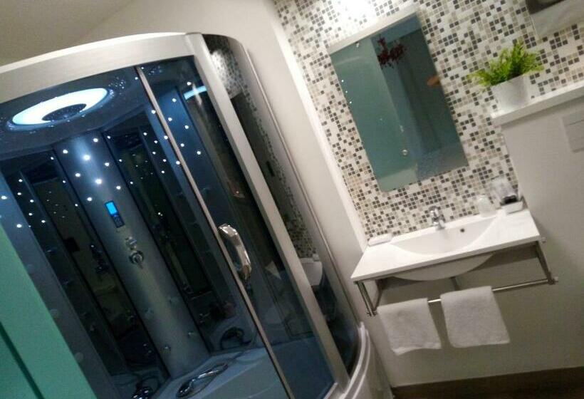 带阳台的豪华间, H5 5h Luxury Room