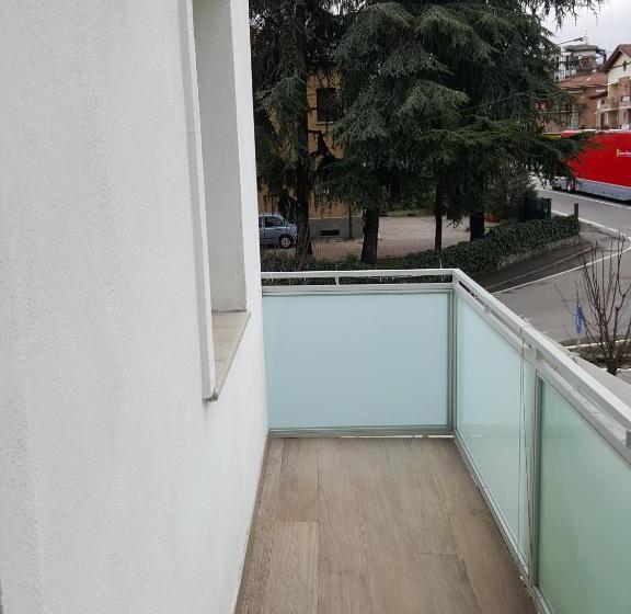 带阳台的豪华间, H5 5h Luxury Room