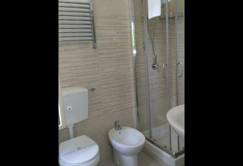 חדר סטנדרט לארבעה, Il Roseto