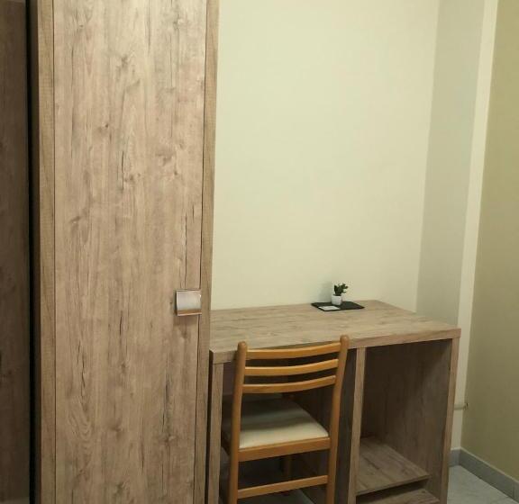 חדר סטנדרט יחיד, Centrale