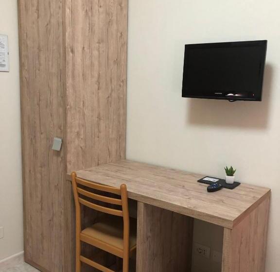 חדר סטנדרט יחיד, Centrale