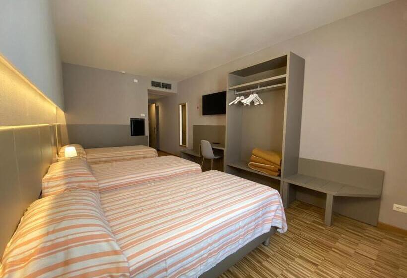 スタンダードトリプルルーム, Delta Park