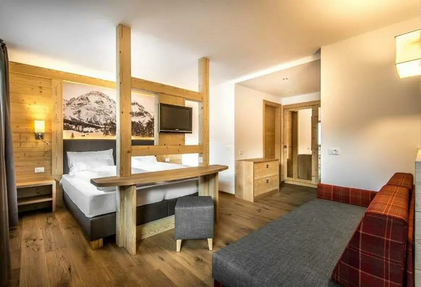 Standard Kolmen Hengen Huone, Garni Larix