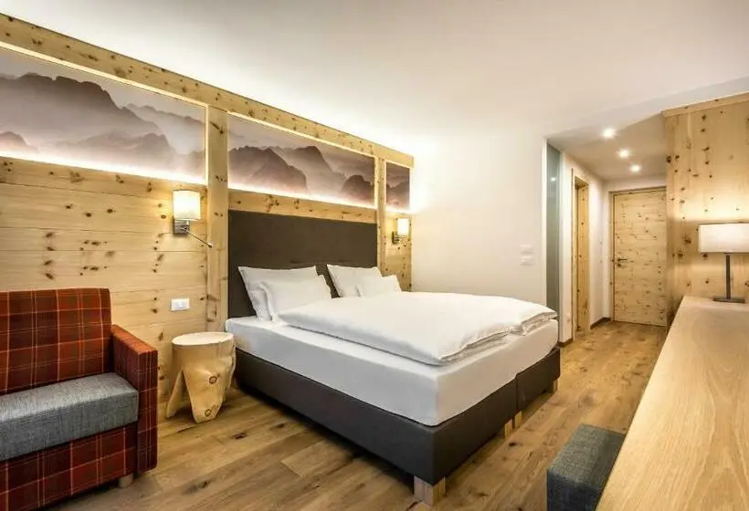 Standard Kolmen Hengen Huone, Garni Larix