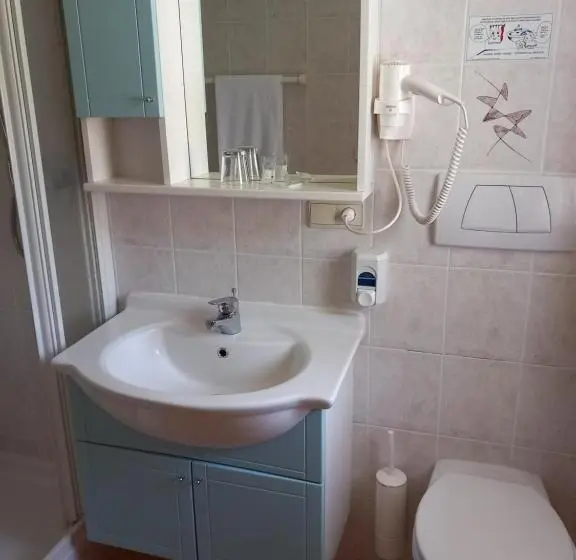 Economy Yhden Hengen Huone, Gasthof Innerwalten