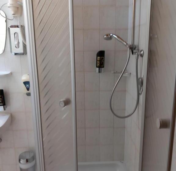 エコノミー４人部屋, Gasthof Innerwalten