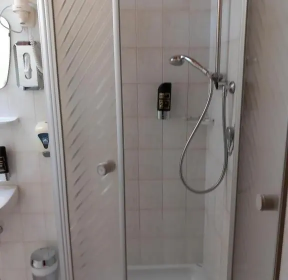 Economy Quadruple Room, Gasthof Innerwalten