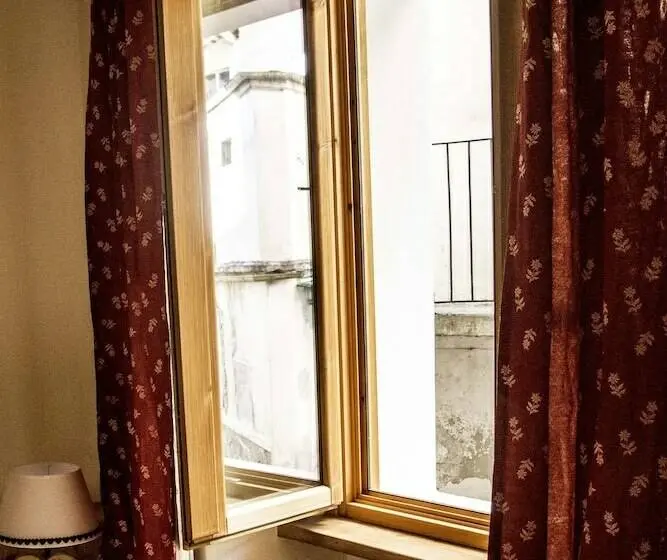 1 Bedroom Apartment City View, Le Petit Fenestrelle