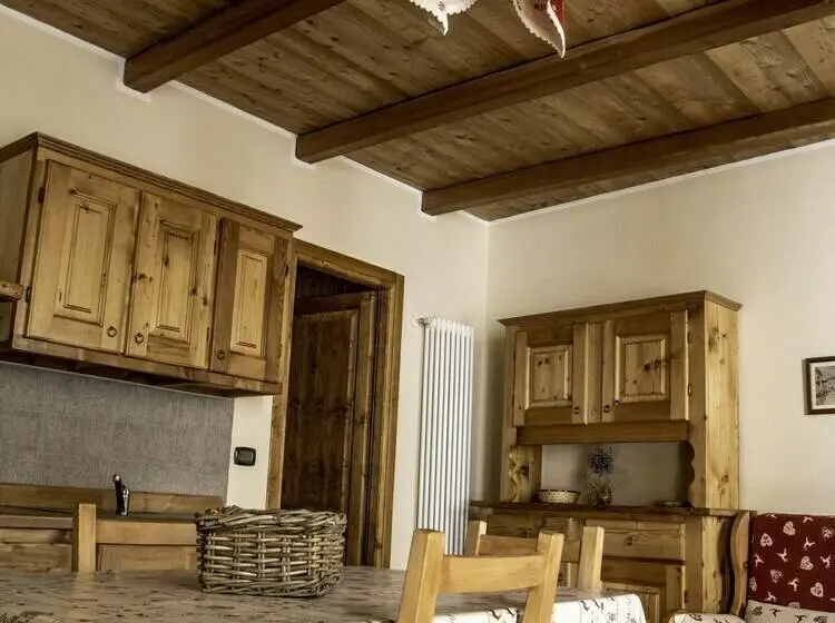 1 Bedroom Apartment City View, Le Petit Fenestrelle
