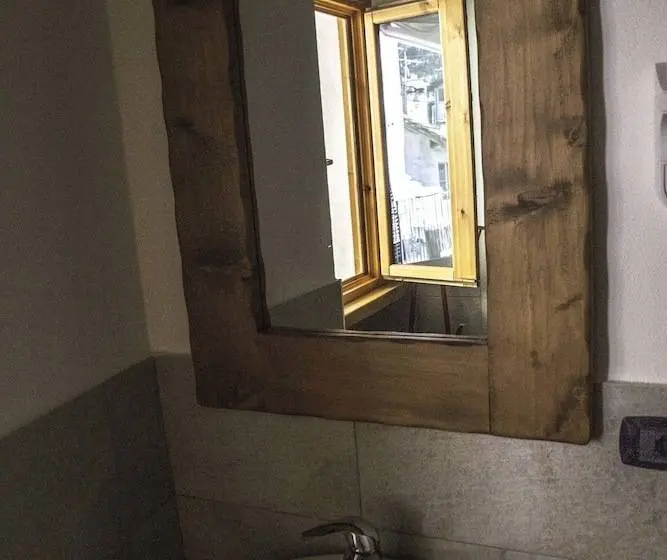 1 Bedroom Apartment City View, Le Petit Fenestrelle