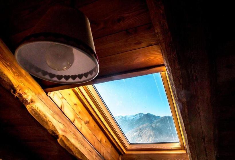 חדר משפחתי, Le Petit Fenestrelle