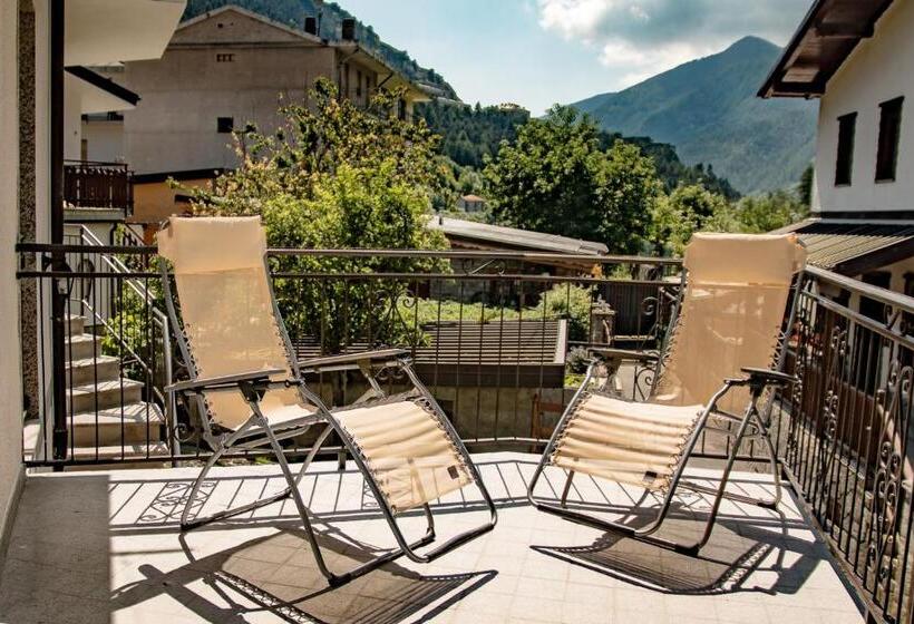 סוויטה נוף להרים, Le Petit Fenestrelle