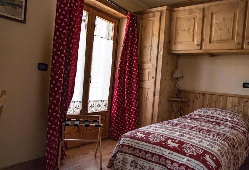 סוויטה נוף להרים, Le Petit Fenestrelle