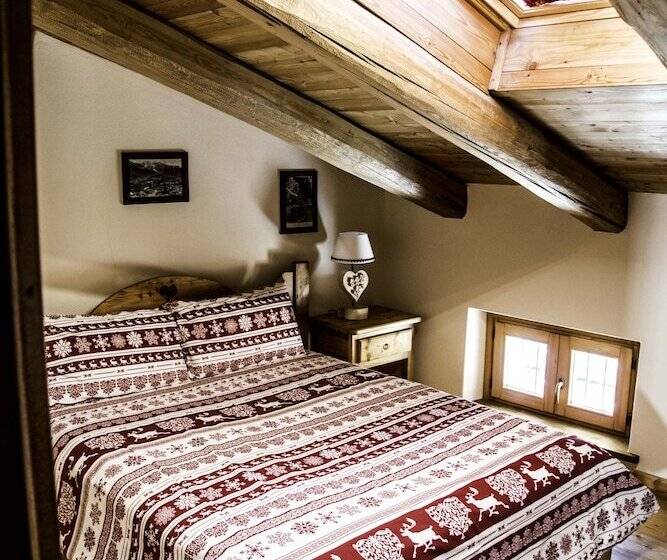 דירת דופלקס 2 חדרי שינה, Le Petit Fenestrelle