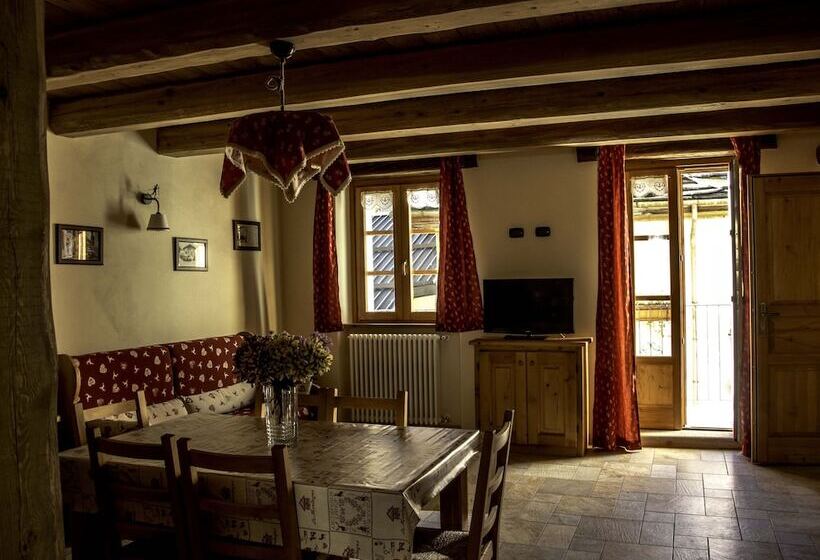 דירת דופלקס 2 חדרי שינה, Le Petit Fenestrelle