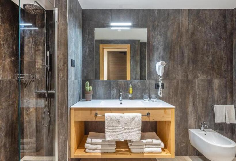 غرفة قياسية رباعية, Miravalle