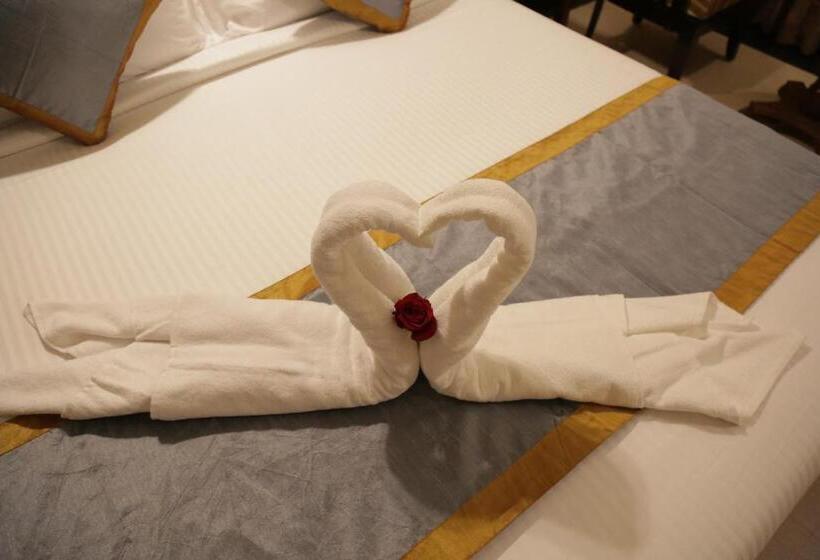 غرفة ديلوكس, Rangalaya Royal