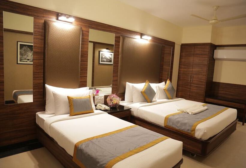 غرفة ديلوكس ثلاثية, Rangalaya Royal