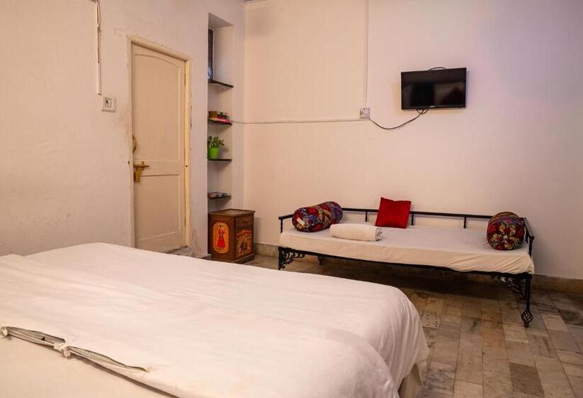 Deluxe Rum, Dreamyard Udaipur