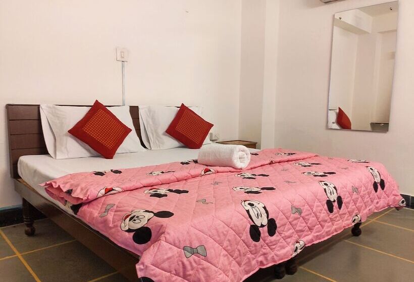 Deluxe Rum, Dreamyard Udaipur