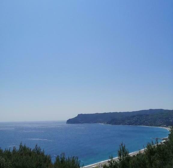 شقة غرفة واحدة مطلة على البحر, Le Terre Del Drago Apartment