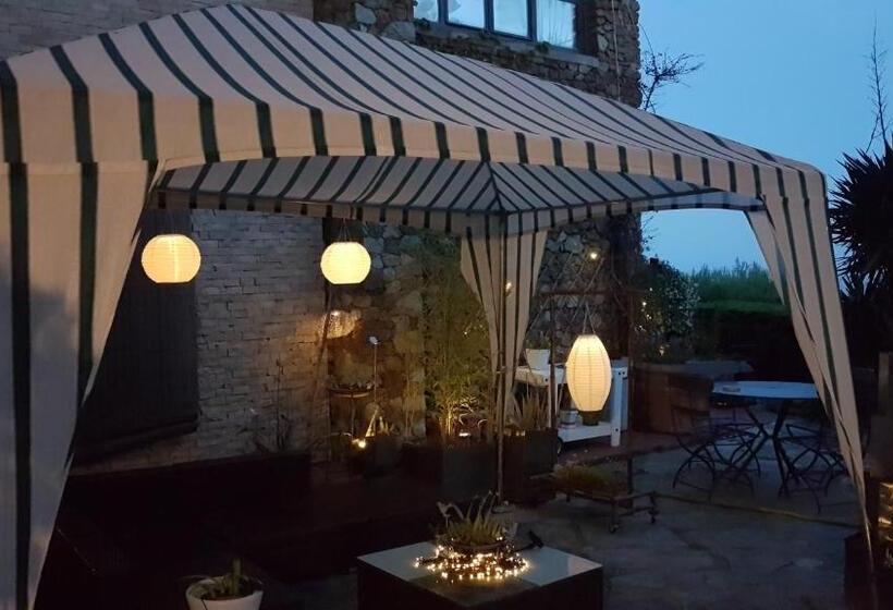 آپارتمان 1 خوابه با چشم‌انداز دریا, Le Terre Del Drago Apartment
