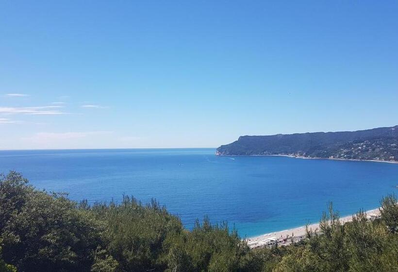 شقة غرفة واحدة مطلة على البحر, Le Terre Del Drago Apartment