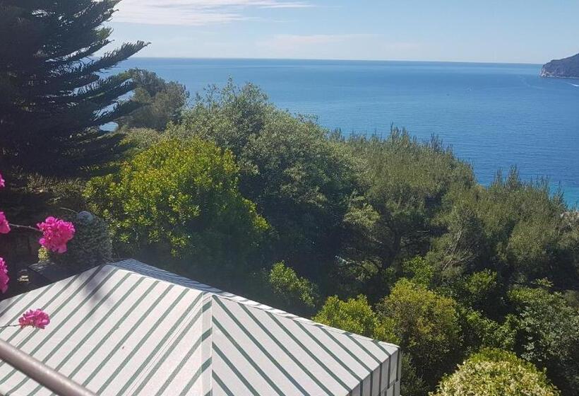 شقة غرفة واحدة مطلة على البحر, Le Terre Del Drago Apartment