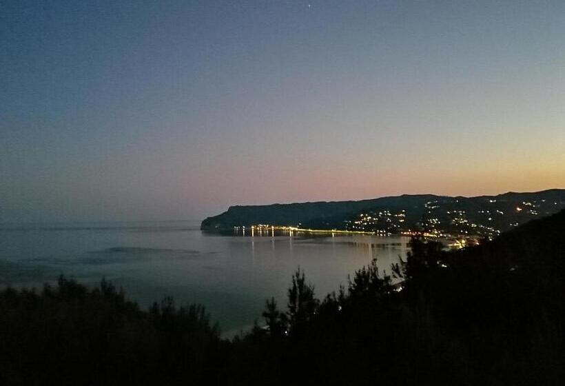 شقة غرفة واحدة مطلة على البحر, Le Terre Del Drago Apartment