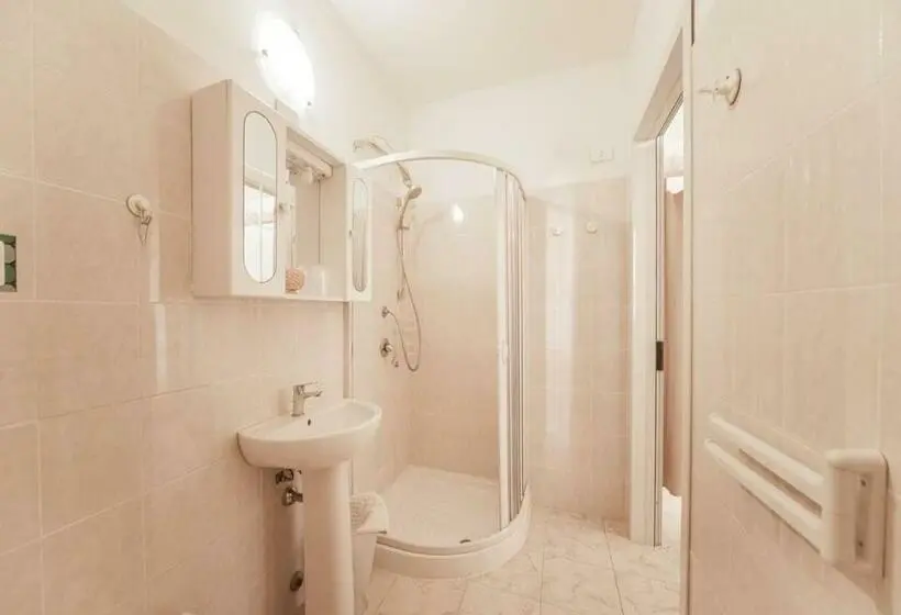 آپارتمان 1 خوابه, Albergo Luisss