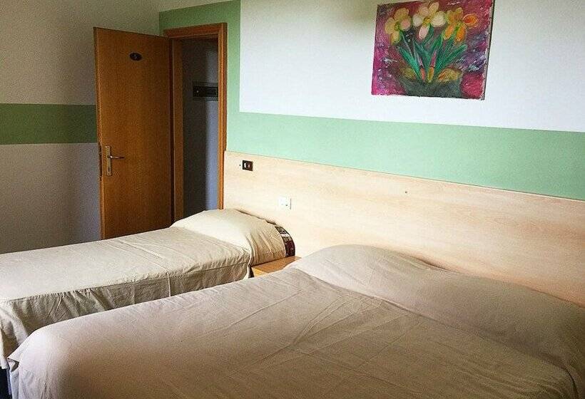 스탠다드 트리플 룸, Albergo Ristorante La Torretta