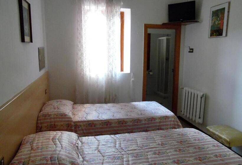 이코노미 룸, Albergo Ristorante La Torretta